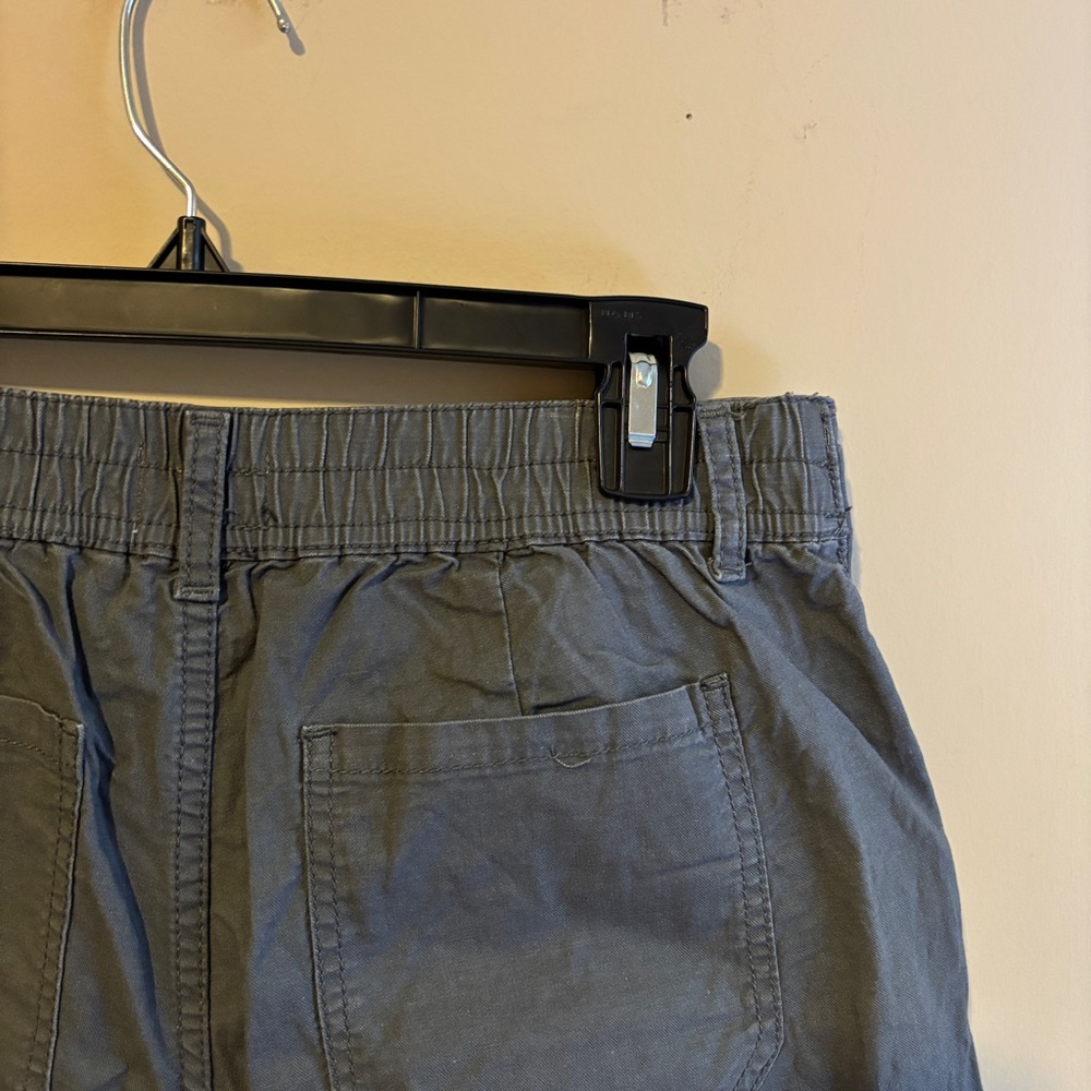 Gray Casual Shorts - Picture 4 of 5